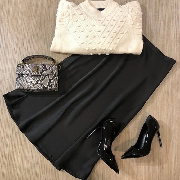 VALA Patent Pointed Toe Stiletto Pumps - Picture 3 of 7